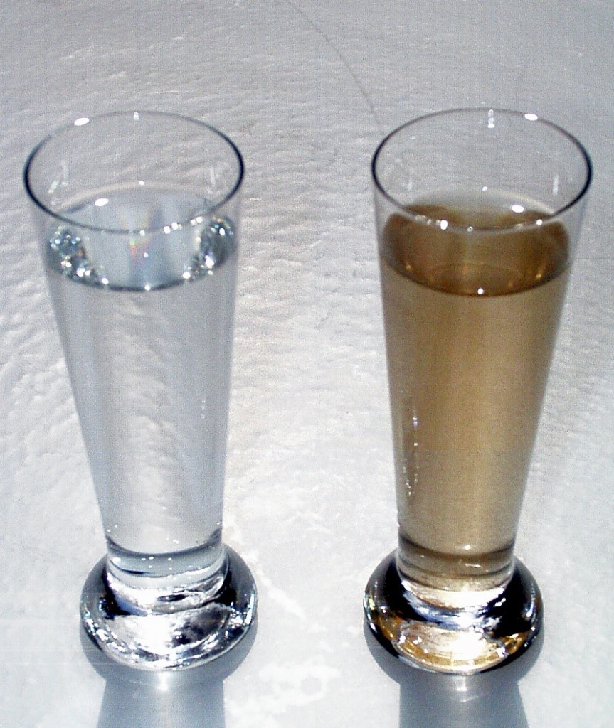 Очистка воды из скважины от железа: фото до и после